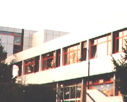 Hofseite der Schule